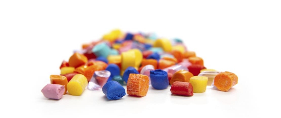 Hạt nhựa màu – thành phần và mục đích sử dụng là gì?