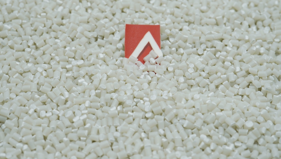 What are antioxidant plastic additives and their applications in the plastic industry?