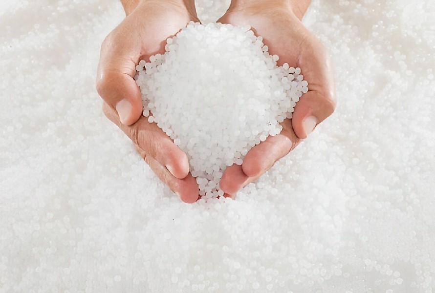 Types Of Plastic Fitted For Vertical Injection Molding Machine