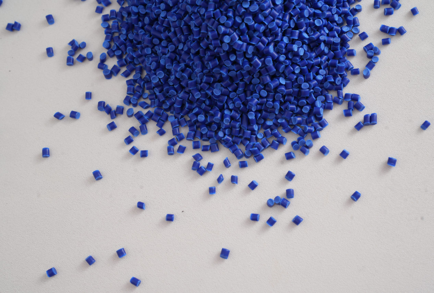 SEBS, SBS, rubber oil, polypropylene, and zinc stearate are the key ingredients to produce TPE plastic. 