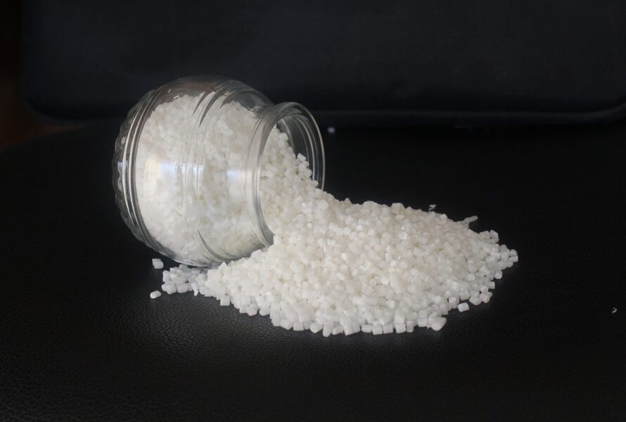 Figure 4 UV-resistant plastic additives