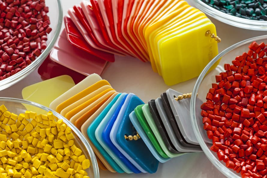 Injection molding color mixing problems from formulations and colorants