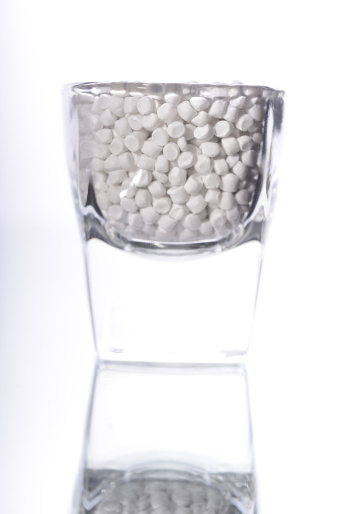 What are calcium carbonate filler properties? How is it applied in the plastic industry?