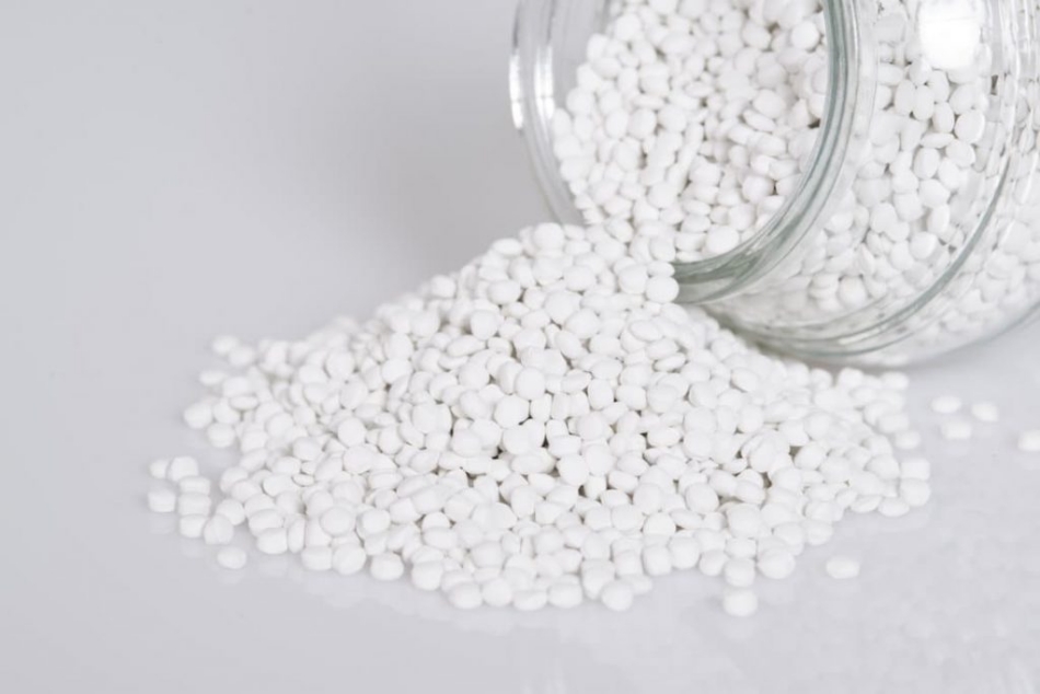 How does calcium carbonate filler benefit to the plastic industry?