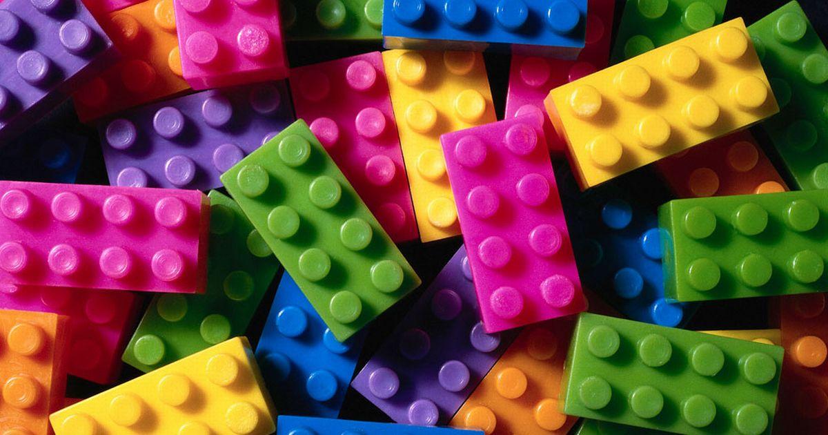 lego-made-from-abs-plastic